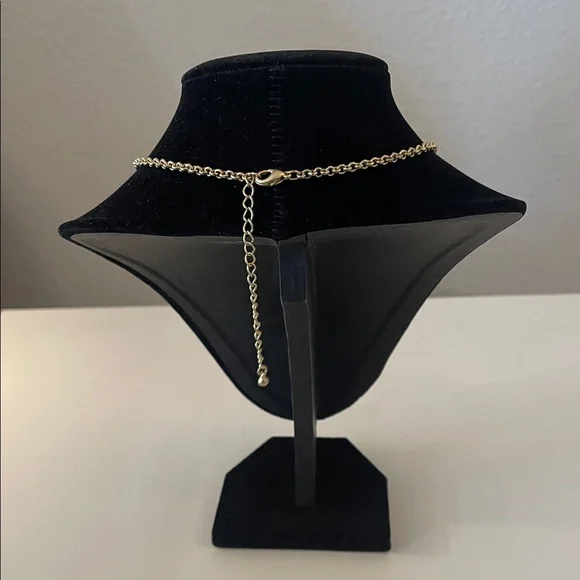 Elegant Gold Necklace with Cascading Discs - Picture 2 of 3